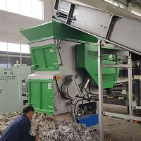 Single-shaft shredder plastic