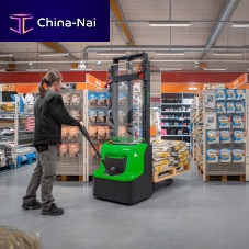 Materials handling stacker truck S010ielectricmanualwalk-behind