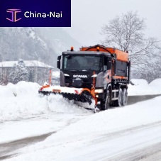 Airport snow plow Polyxfor airport runwaywith tilting blade
