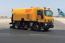 Airport runway sweeper TSS truck-mounted