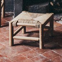 Rustic stool PNLOPEoakstraw