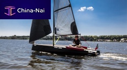 Single-handed sailing dinghy recreational