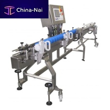 Screw conveyor horizontaltransportfor plastic bottles