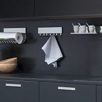 Metal backsplash glassceramic