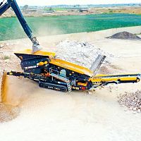 Mobile crushing and screening plant FTB-1550