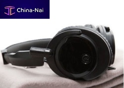 Aircraft headset for passengersnoise-reduction