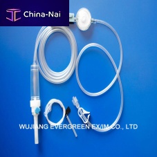 IV infusion set with particle contamination filter
