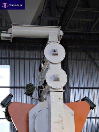 											Pellet press