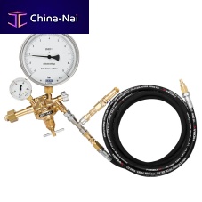 SF6 gas refilling device