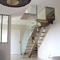 Quarter-turn staircase wooden stepstainless steel framecontemporary