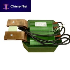 Pulse transformer encapsulatedfor welding