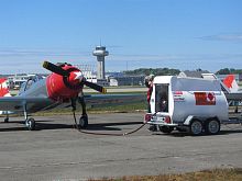 Towed fuel bowser dieselavgasJet A-1
