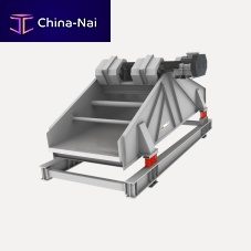 Linear vibrating screener for bulk materialsinclined