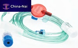 Infusion set with particle contamination filter
