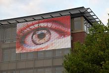 Mesh cladding IMAGIC WEAVEmetaltexturedwith integrated LED