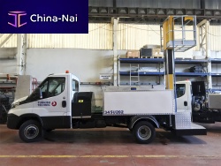 Self-propelled water service truck EWT-2500with lift platformfor airport