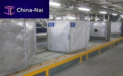 Self-propelled baggage belt loader for airport
