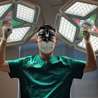 Ceiling-mounted surgical light E700/700 MAXwall-mountedLEDdental
