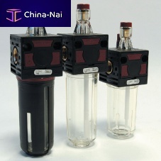 Compressed air lubricator