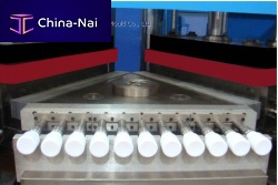 Multi-cavity injection blow mold DDW-IBM-3Sfor the packaging industry