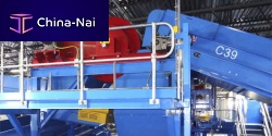 Electro-magnetic separator self-cleaning