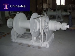 Hydraulic windlass for shipshorizontalabove deck