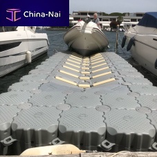 Floating dock BOATFLOORmodulardrive-onfor marinas