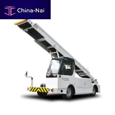 Self-propelled belt loader for airport