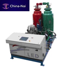 Polyurethane foam injection machine