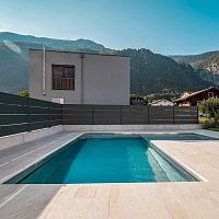 Wall swimming pool customoutdoorin-ground