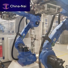 Articulated robot for welding