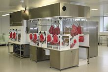 Class III isolator Sterisafe®containmentsterilefor the pharmaceutical industry