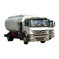 Self-propelled refueller for airport