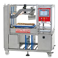 Cake cutting machine