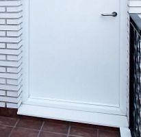 Door sealing profile