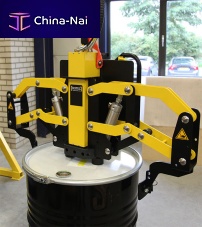 Drum lifting and turning clamp