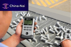 Hot galvanizing line for steel strips