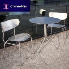 Contemporary dining table BOHMaluminumgalvanised steel baseround