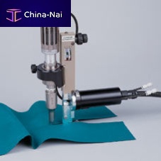 Ultrasonic cutting machine SureCuttextilelabelhand-held