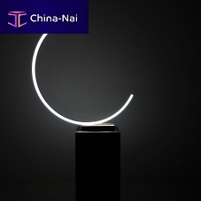 Sculptural lamp CAPITAL Cfloor-standingextruded aluminumthermo-lacquered aluminum